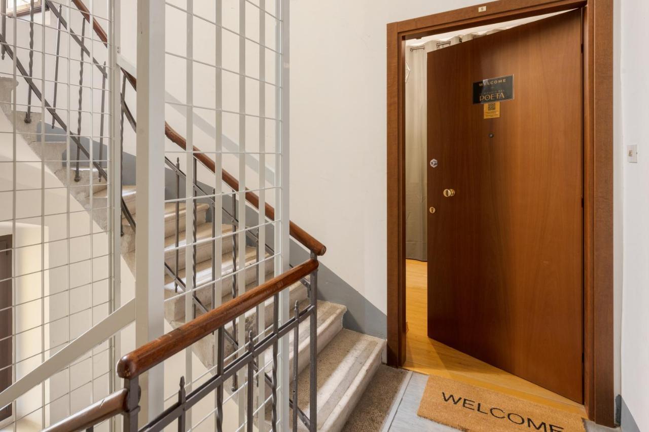 Suite Foscolo, In Piazza A Trieste Exteriör bild