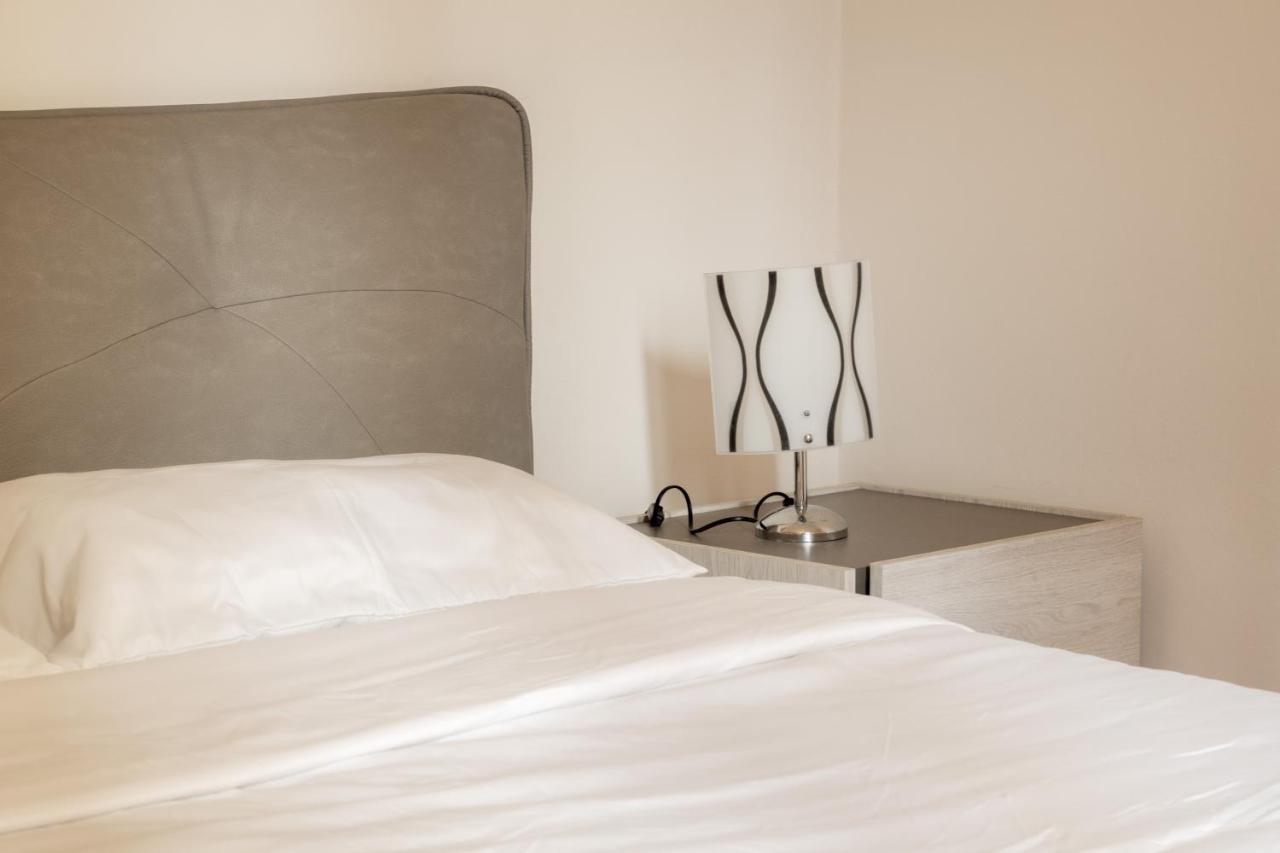 Suite Foscolo, In Piazza A Trieste Exteriör bild