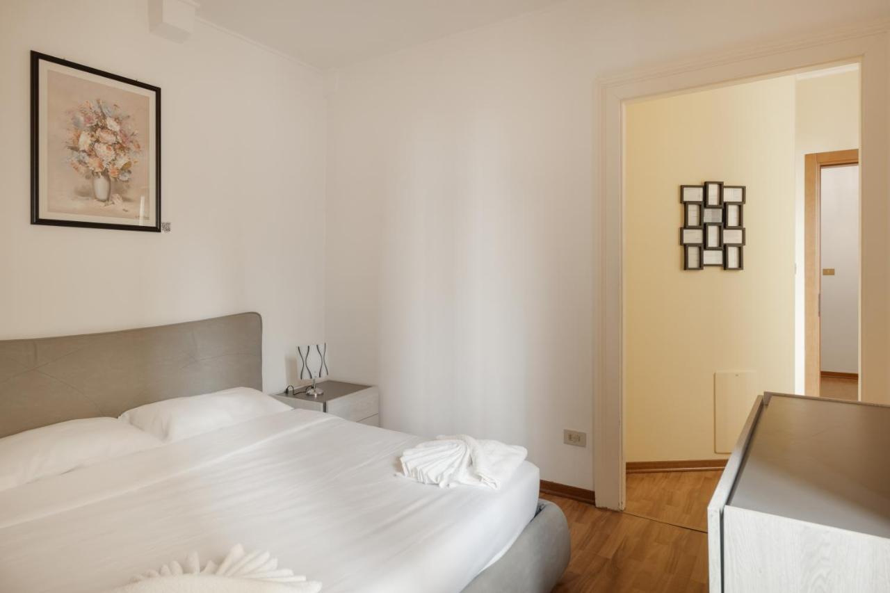 Suite Foscolo, In Piazza A Trieste Exteriör bild